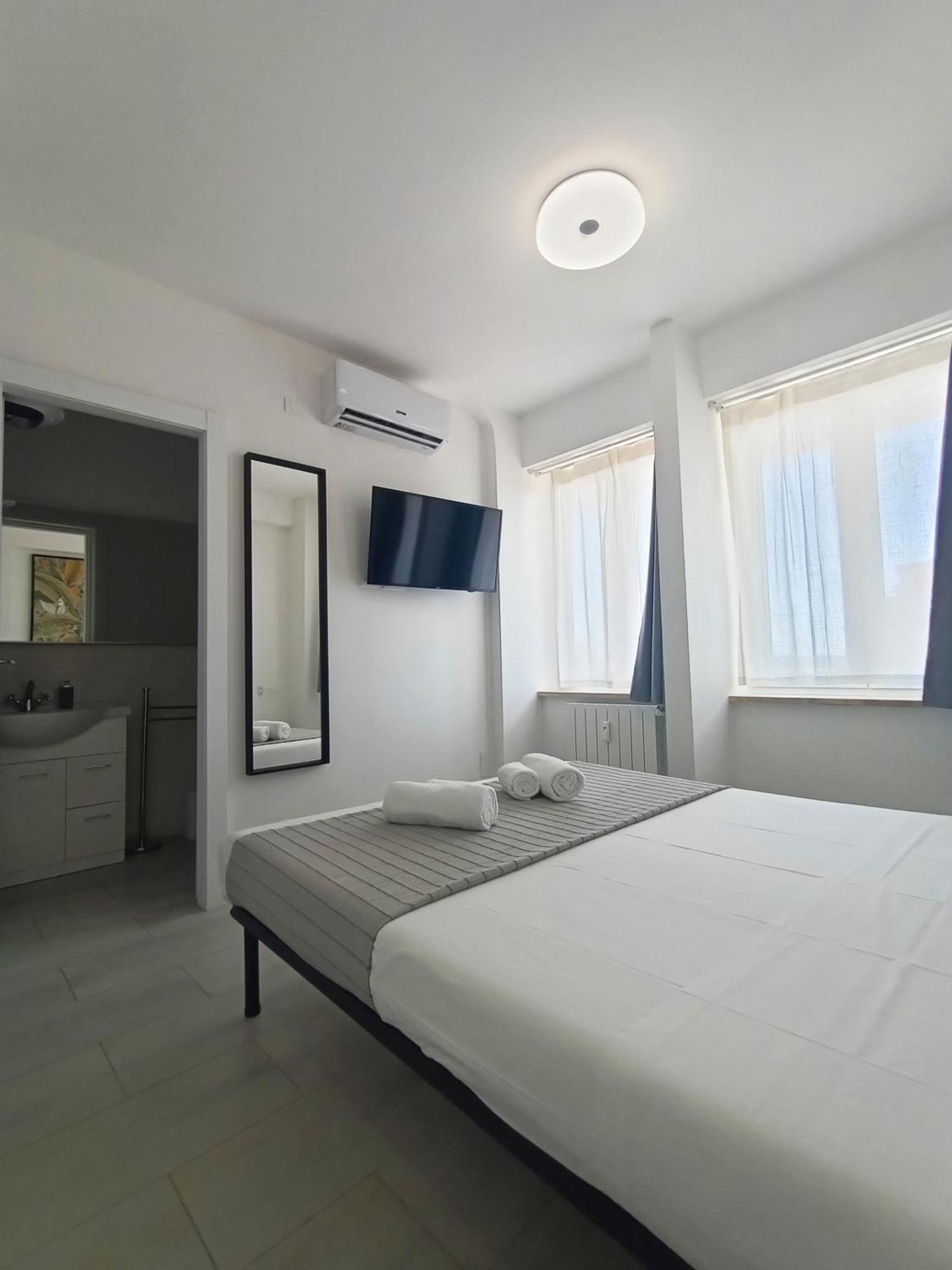 La Terrazza Sull'Appia By Hostand Apartment Rome Luaran gambar